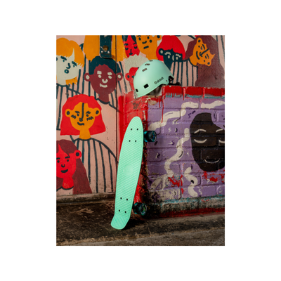 SKITCH® LED+ MINT GREEN Skateboard For Kids And Beginners Mini Cruiser Board Gift Set (LED ON/OFF)