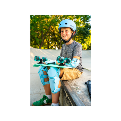 SKITCH® LED+ MINT GREEN Skateboard For Kids And Beginners Mini Cruiser Board Gift Set (LED ON/OFF)